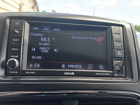 Used 2019 Dodge Grand Caravan SE FWD image 29