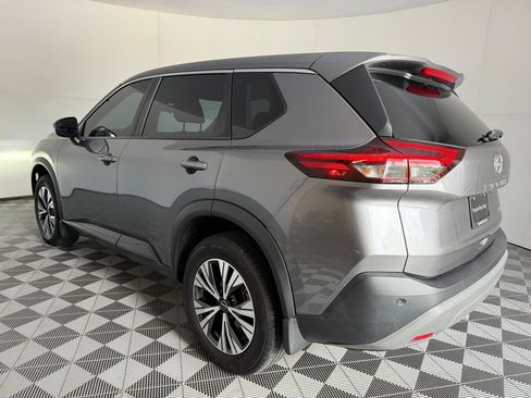 Used 2022 Nissan Rogue SV FWD image 3