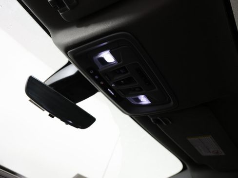 Used 2022 GMC Sierra 2500 Denali w/ Denali Ultimate Package image 16