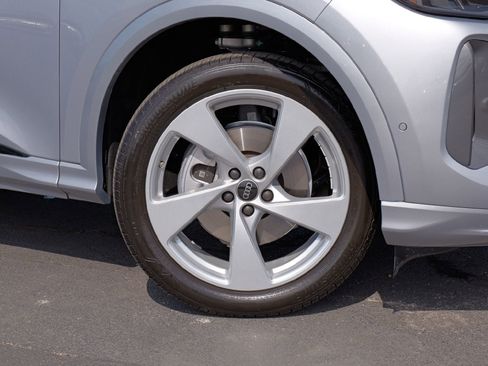 Used 2025 Audi Q5 Premium Plus w/ Premium Plus image 2