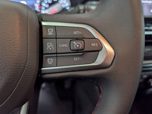 Used 2025 Jeep Compass Trailhawk AWD/4WD image 17