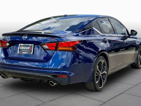 Used 2024 Nissan Altima 2.5 SR w/ SR Premium Package FWD image 13