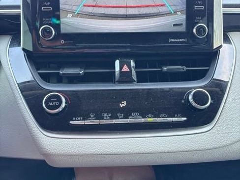 Used 2021 Toyota Corolla LE w/ Carpet Mat Package (TMS) FWD image 10