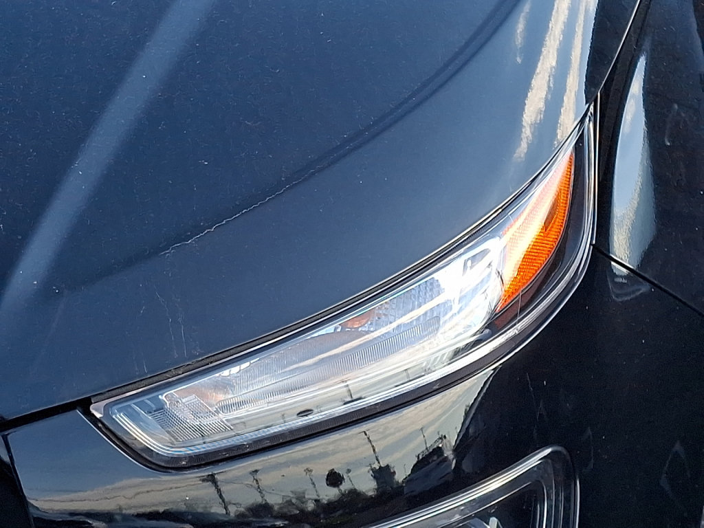 Used 2025 Hyundai Venue SEL FWD image 4