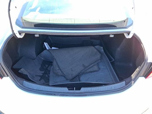 Used 2018 Chevrolet Malibu LT FWD image 28