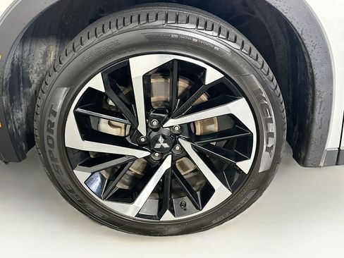 Used 2024 Mitsubishi Outlander SE AWD/4WD image 11