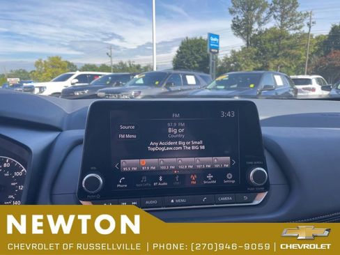Used 2024 Nissan Rogue SV w/ SV Premium Package AWD/4WD image 10