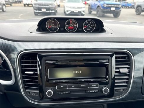 Used 2013 Volkswagen Beetle 2.0T image 22