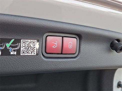 Used 2026 Mercedes-Benz C 300 4MATIC Sedan image 23