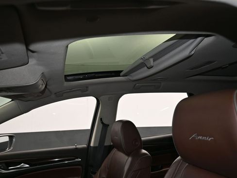 Used 2018 Buick Enclave Avenir w/ Avenir Technology Package image 11