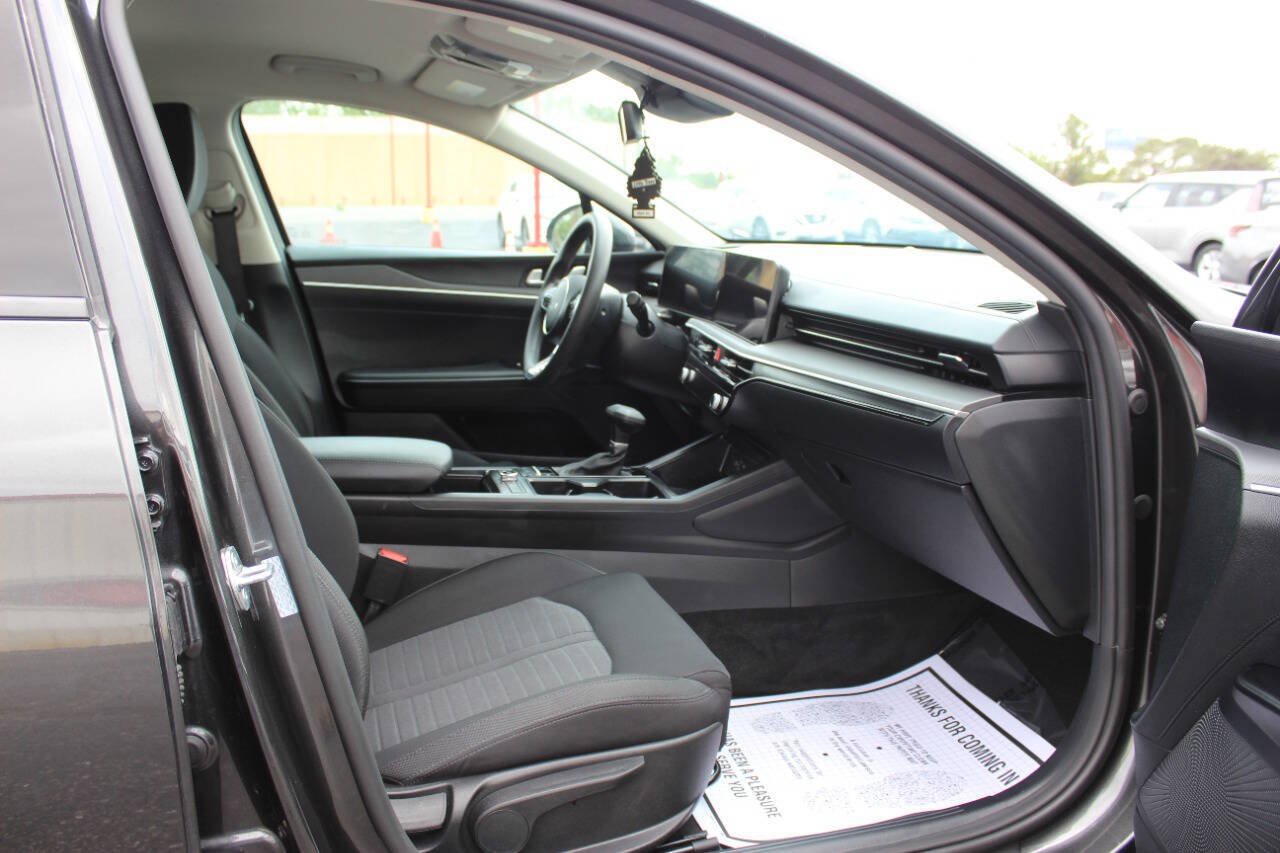 Used 2025 Kia K5 LXS FWD image 8