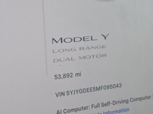 Used 2021 Tesla Model Y Long Range AWD/4WD image 34