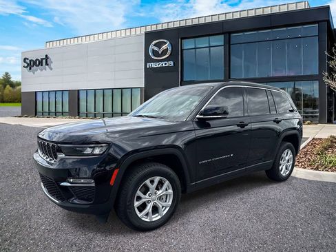 Used 2023 Jeep Grand Cherokee Limited w/ Luxury Tech Group II RWD image 8