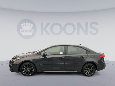 Used 2023 Toyota Corolla SE FWD image 2
