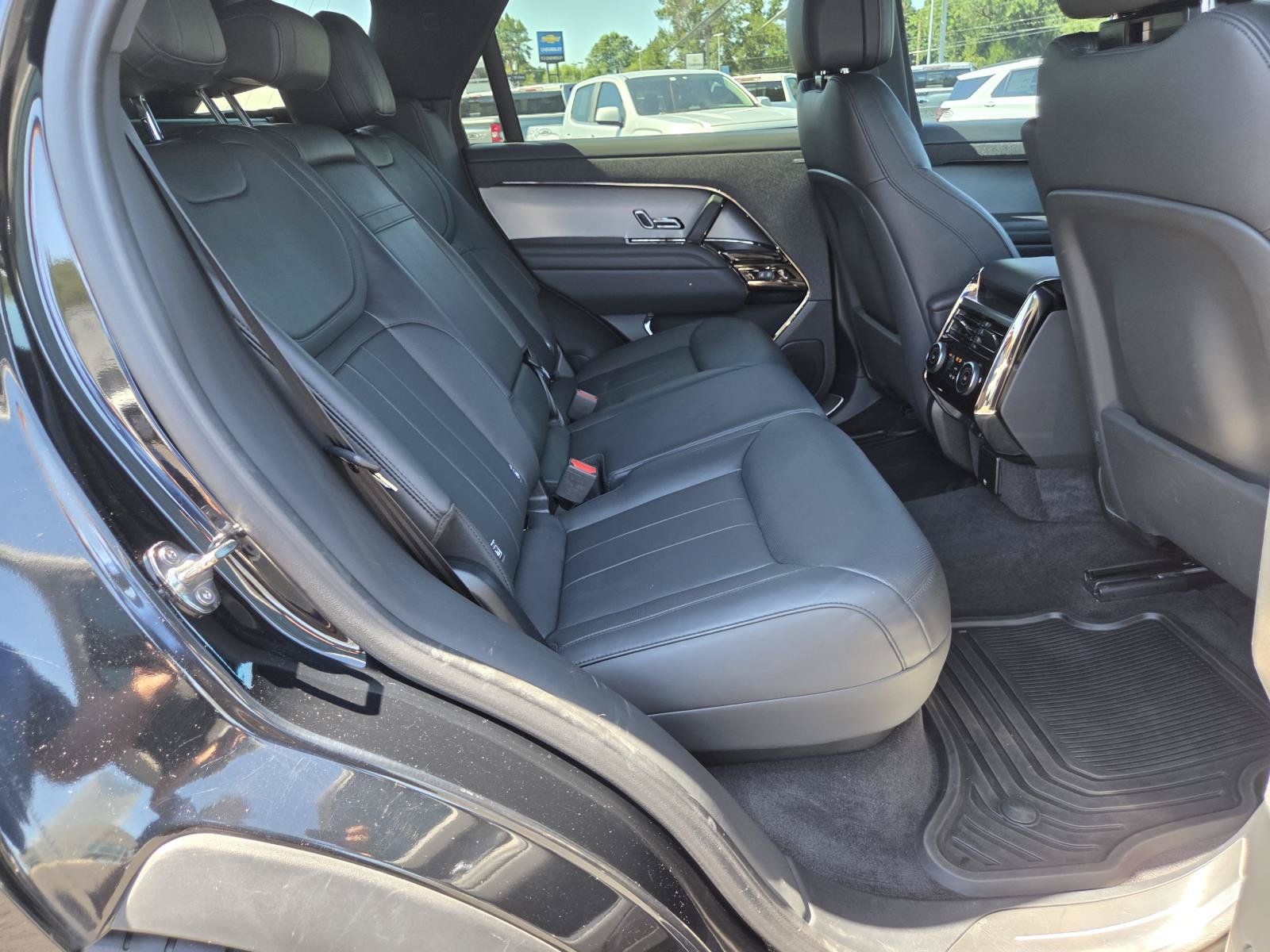 Used 2025 Land Rover Range Rover Sport Dynamic SE AWD/4WD image 18