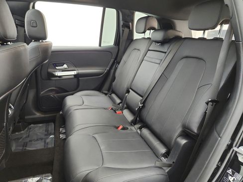 Used 2022 Mercedes-Benz GLB 250 4MATIC image 15