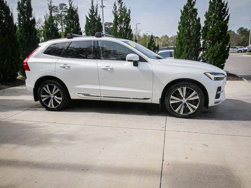 Used 2022 Volvo XC60 B5 Inscription w/ Advanced Package image 11