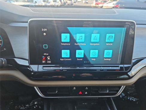 Certified 2024 Volkswagen Atlas Cross Sport SE image 20