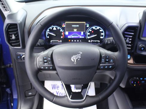 Used 2024 Ford Bronco Sport Outer Banks w/ Tech Package image 17