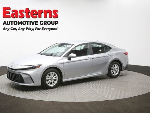 Used 2025 Toyota Camry LE image 59