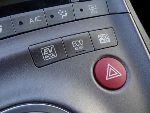 Used 2014 Toyota Prius Two image 13