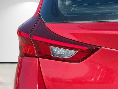 Used 2017 Toyota Corolla iM image 10