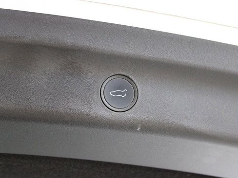 Used 2022 Tesla Model Y Performance AWD/4WD image 27