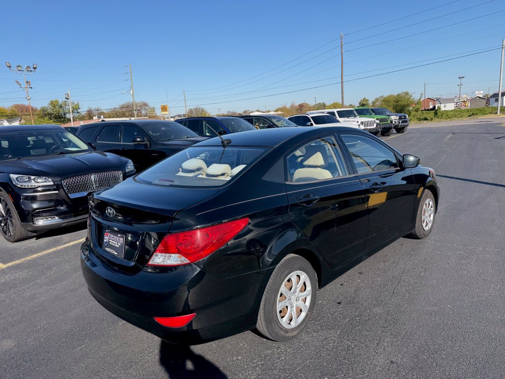 Used 2012 Hyundai Accent GLS w/ Comfort Pkg 2 FWD image 3