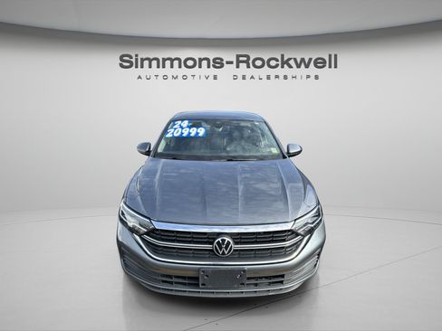 Used 2024 Volkswagen Jetta SE FWD image 6