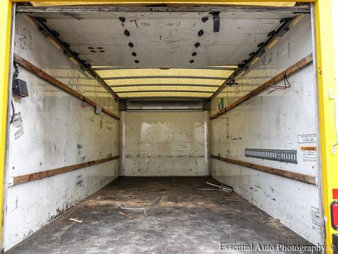 Used 2018 GMC Savana 3500 Extended w/ Driver Convenience Package image 17