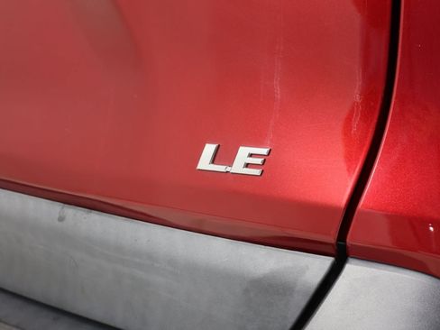 Used 2021 Toyota RAV4 LE FWD image 13