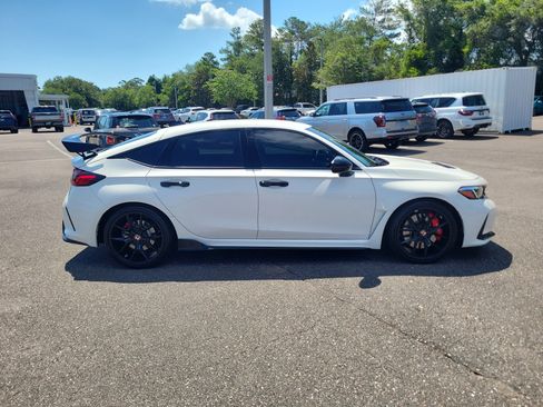Used 2023 Honda Civic Type R image 6