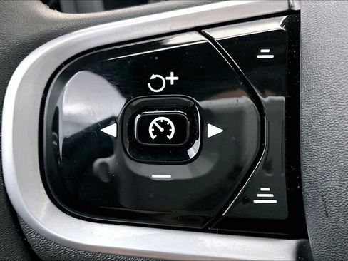 Used 2022 Volvo S60 T8 R-Design w/ Advanced Package image 26