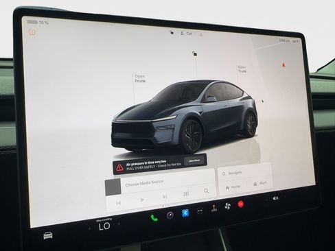 Used 2026 Tesla Model Y AWD image 43