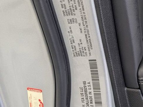Used 2024 Jeep Grand Cherokee L Altitude RWD image 38