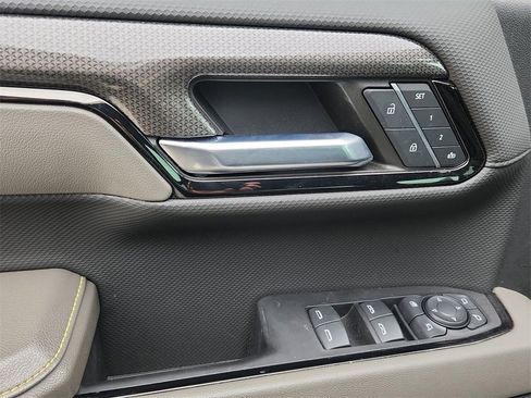 Used 2023 Chevrolet Silverado 1500 ZR2 w/ Technology Package image 22