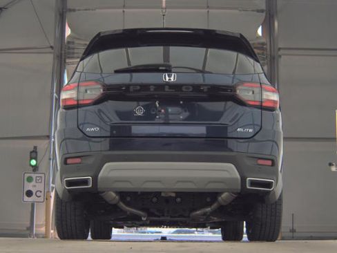 Used 2023 Honda Pilot Elite image 4