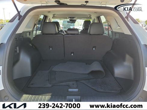 Used 2025 Kia Sportage EX FWD image 10
