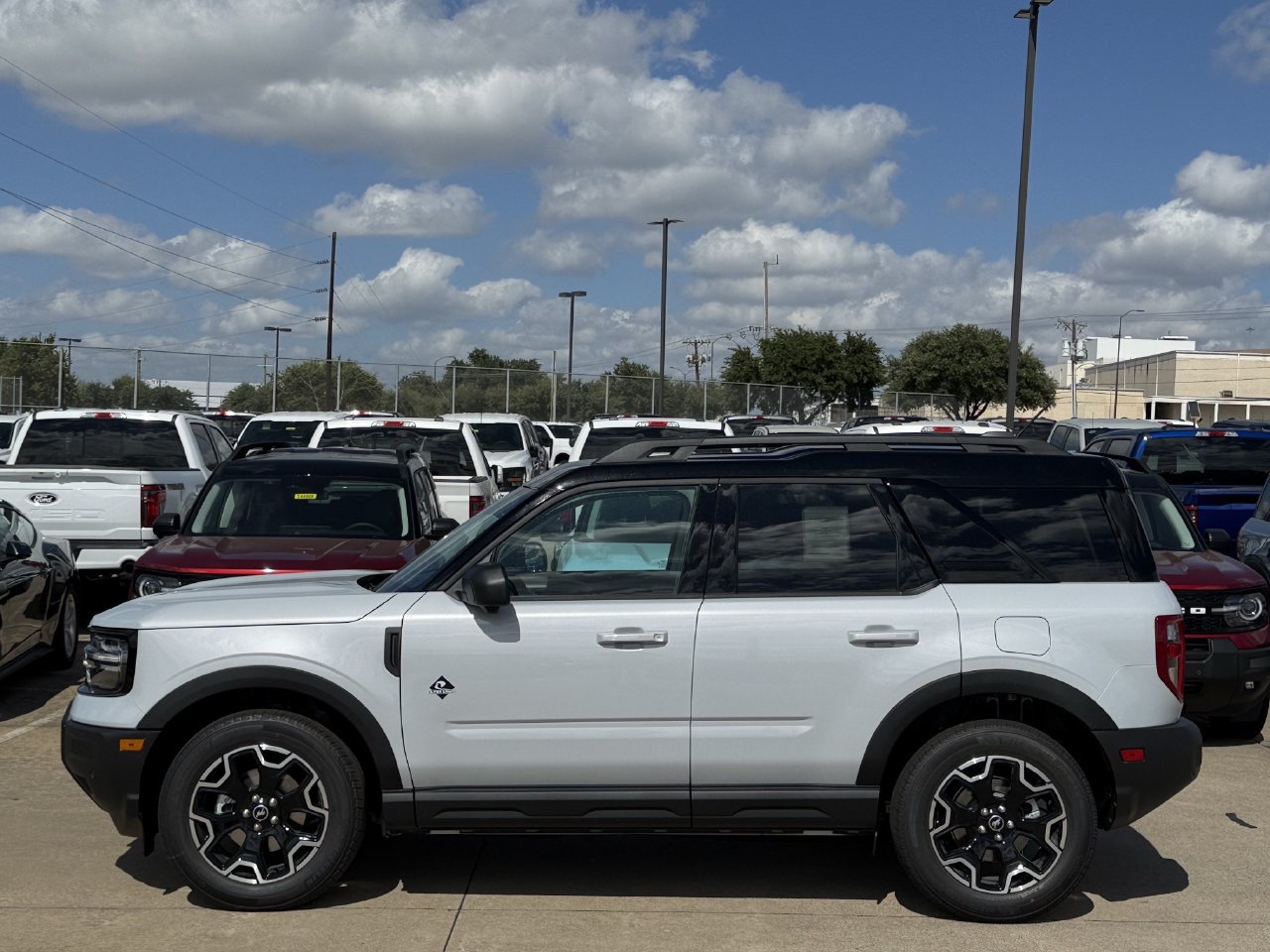 New 2026 Ford Bronco Sport Outer Banks w/ Outer Banks Tech Package+ AWD/4WD image 3