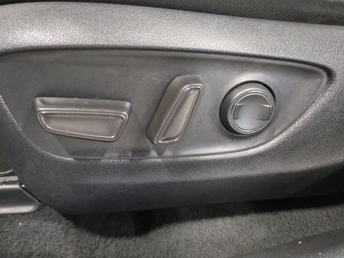Used 2022 Toyota RAV4 XLE w/ Convenience Package AWD/4WD image 18