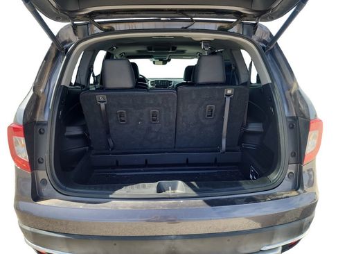 Used 2020 Honda Pilot Touring image 11