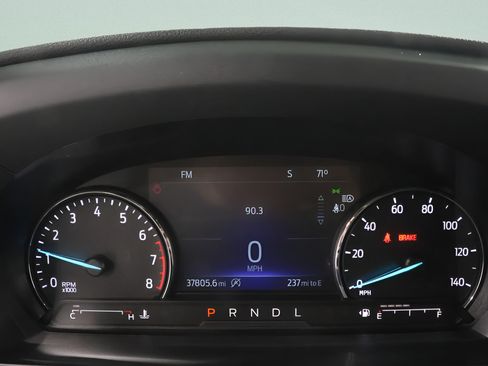 Used 2024 Ford Explorer XLT w/ Equipment Group 202A AWD/4WD image 14