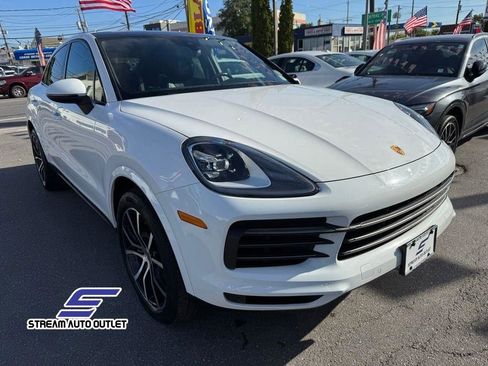 Used 2023 Porsche Cayenne Platinum Edition image 14