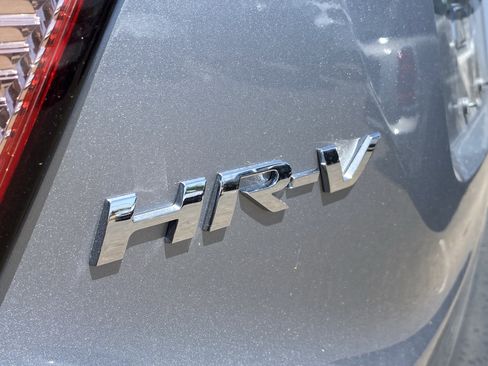 Used 2018 Honda HR-V EX image 8