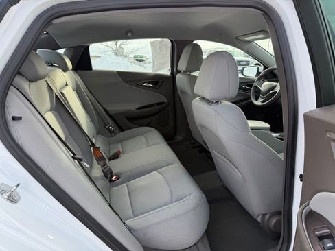 Used 2023 Chevrolet Malibu LT image 19