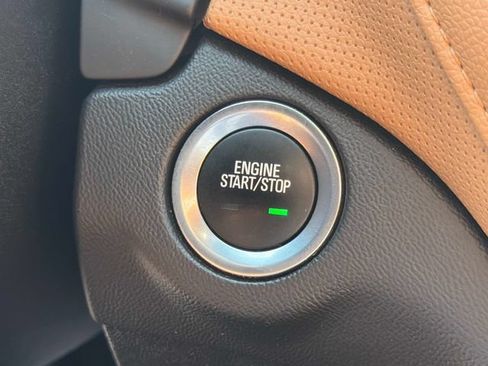 Used 2018 Chevrolet Equinox Premier FWD image 31