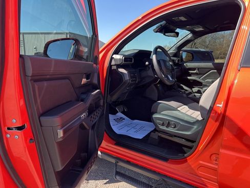Used 2024 Toyota Tacoma TRD Sport w/ TRD Sport Upgrade Package image 10