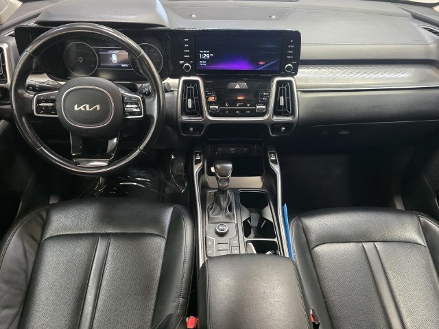 Used 2022 Kia Sorento S FWD image 9