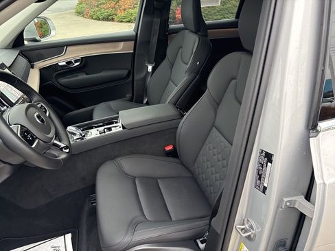 Certified 2025 Volvo XC90 B6 Plus image 20