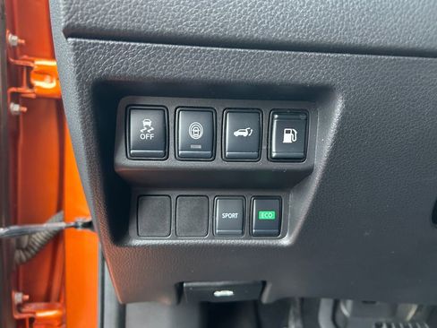 Used 2020 Nissan Rogue SV image 21